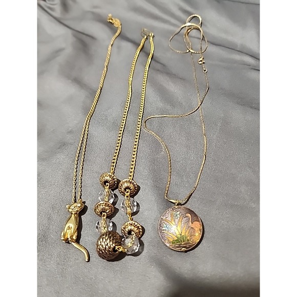3‎ Vintage  Goldtone Necklaces  Wiggling Cat Flamingo  Beaded - Picture 1 of 11